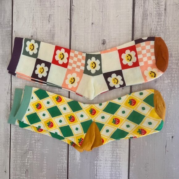 Accessories - 2-Pack Colorful Crew Socks – Smiley Daisies & Strawberry Argyle